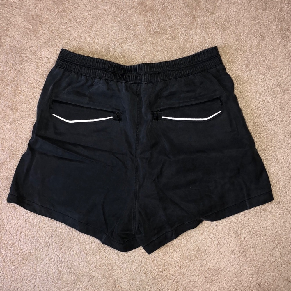 Lululemon &Go Keepsake Short Black Size 4 - image 6